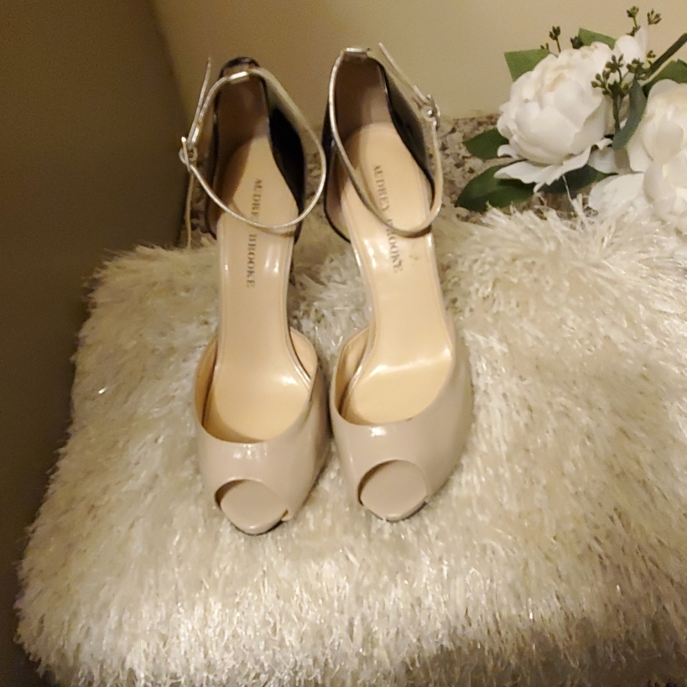 Muti Color Ankel Strap Peep-Toe Pumps
